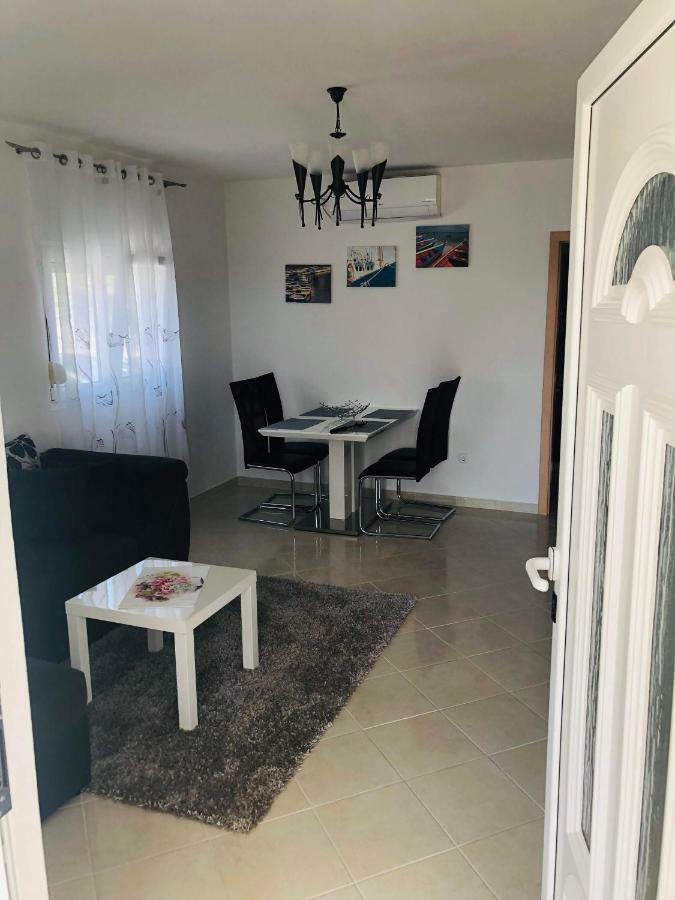 Vir Holidays Extérieur photo